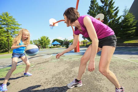 Ostéoporose : 3h30 de sport par semaine augmenterait le capital osseux pour les filles